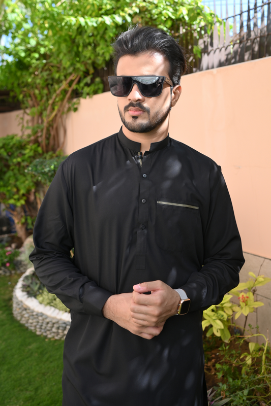 Black Boski Kurta with details on Pocket and Button Line